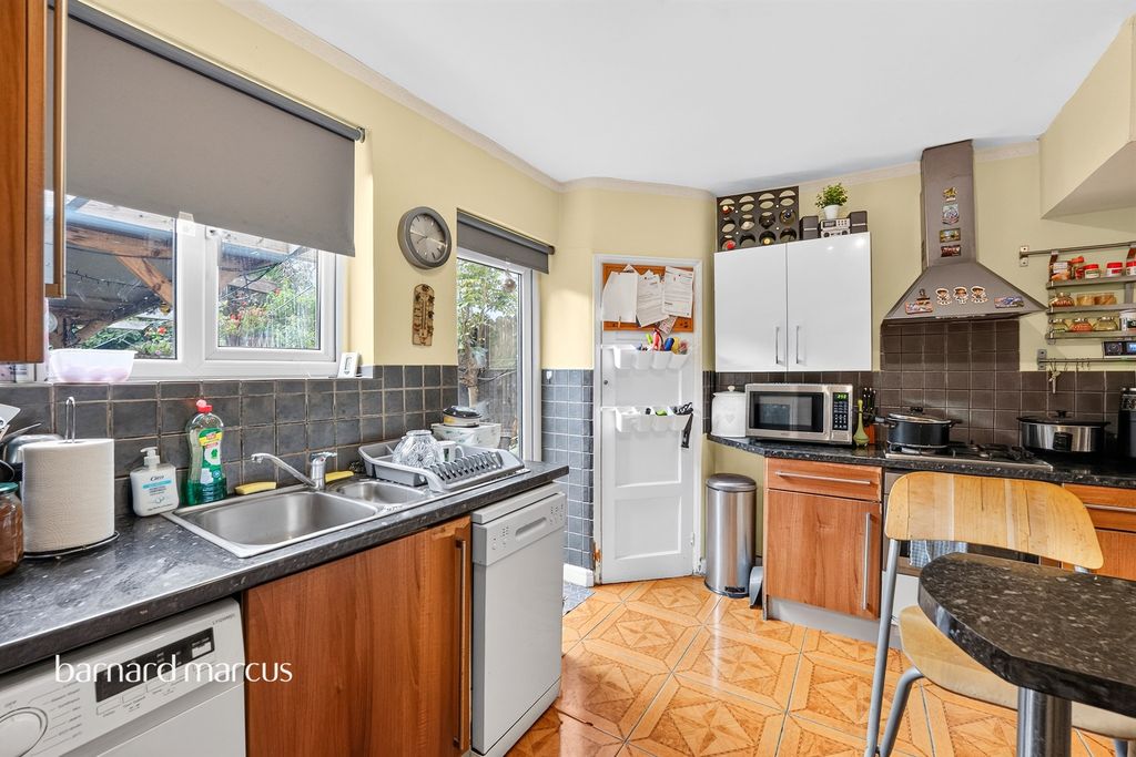 Property photo 1 of 23