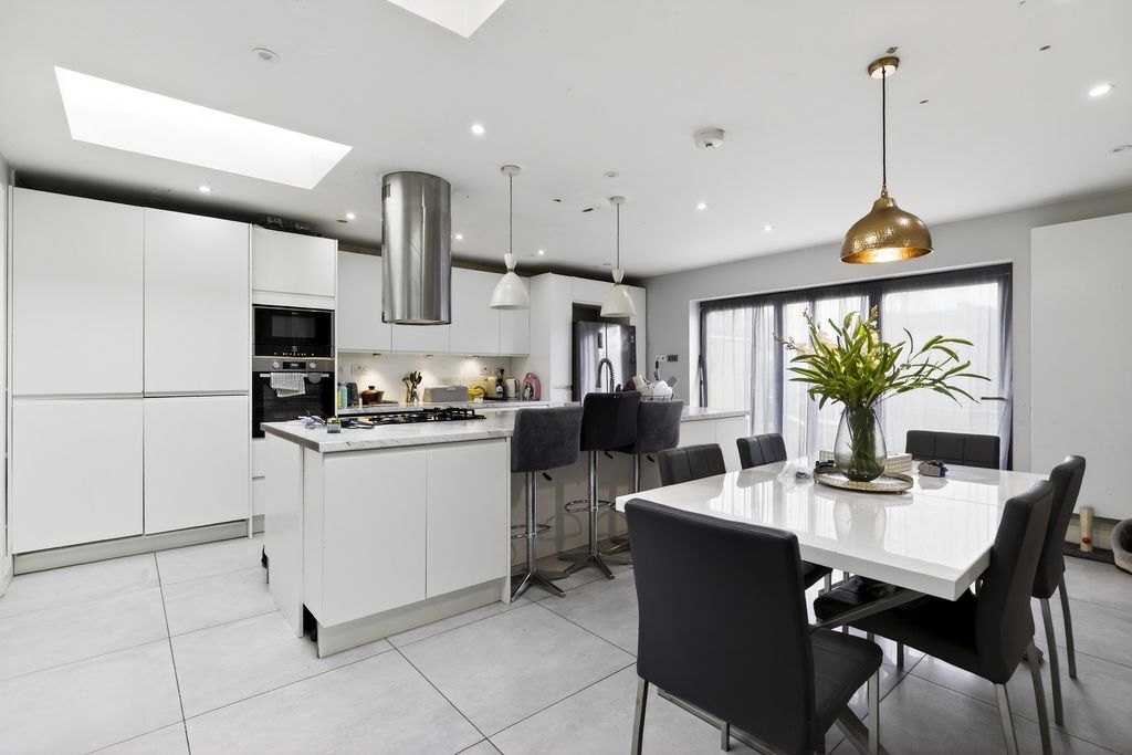 Property photo 2 of 24 Kitchen/Diner