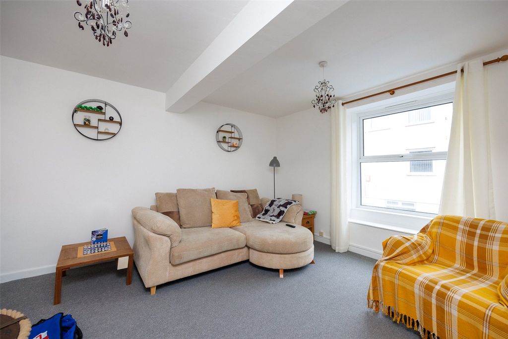 Property photo 3 of 10 Picture No. 04