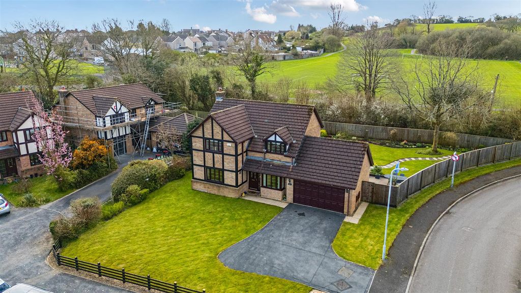 Property photo 1 of 40