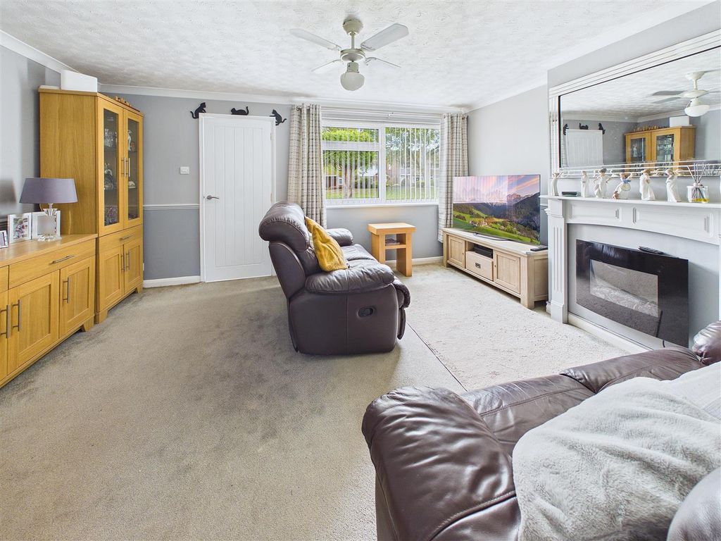 Property photo 2 of 14