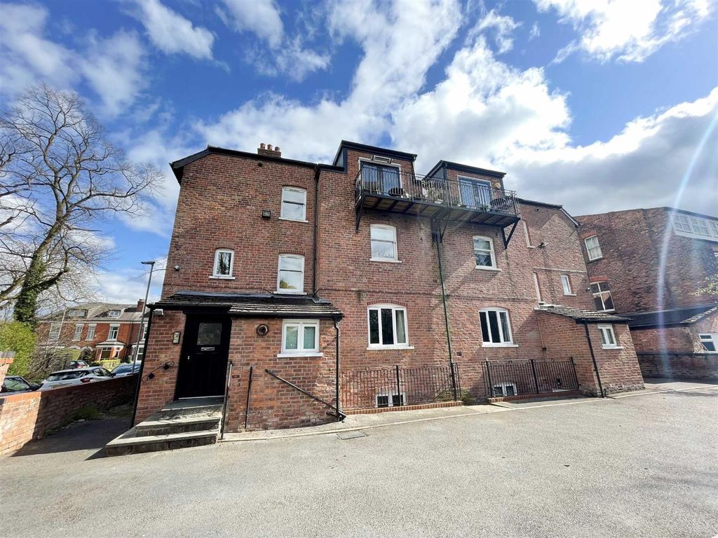 Property photo 1 of 14 External