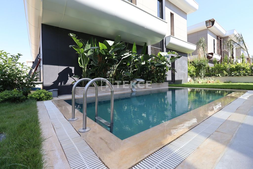 Property photo 1 of 53