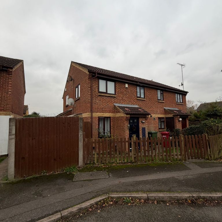 Property photo 1 of 10 1 Bed End Terrace To Rent Alder Close, Cippenham Sl1