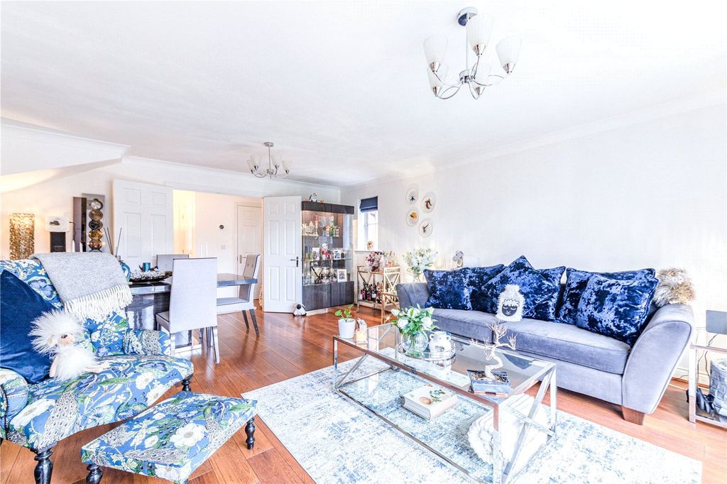 Property photo 2 of 35 Picture No. 04