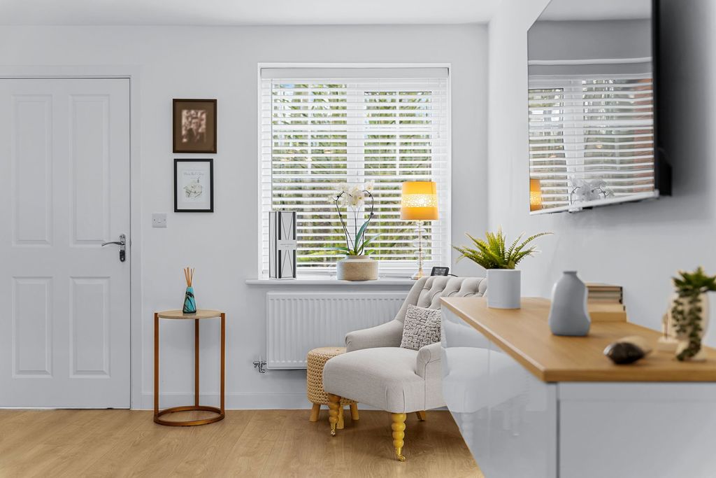 Property photo 3 of 27