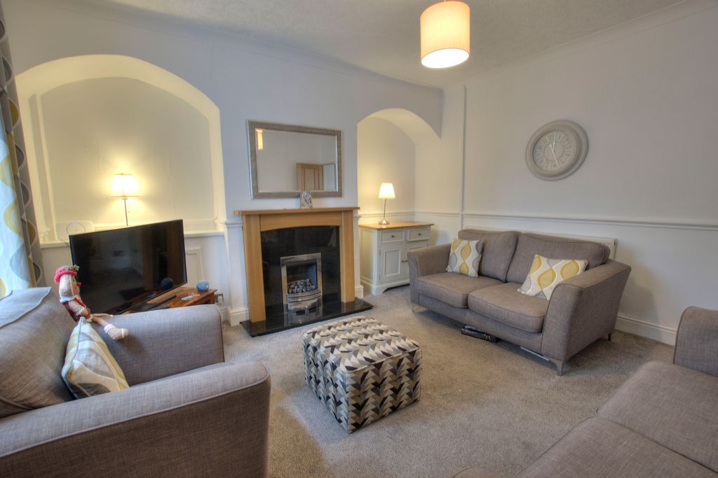 Property photo 2 of 13 2. Living Room