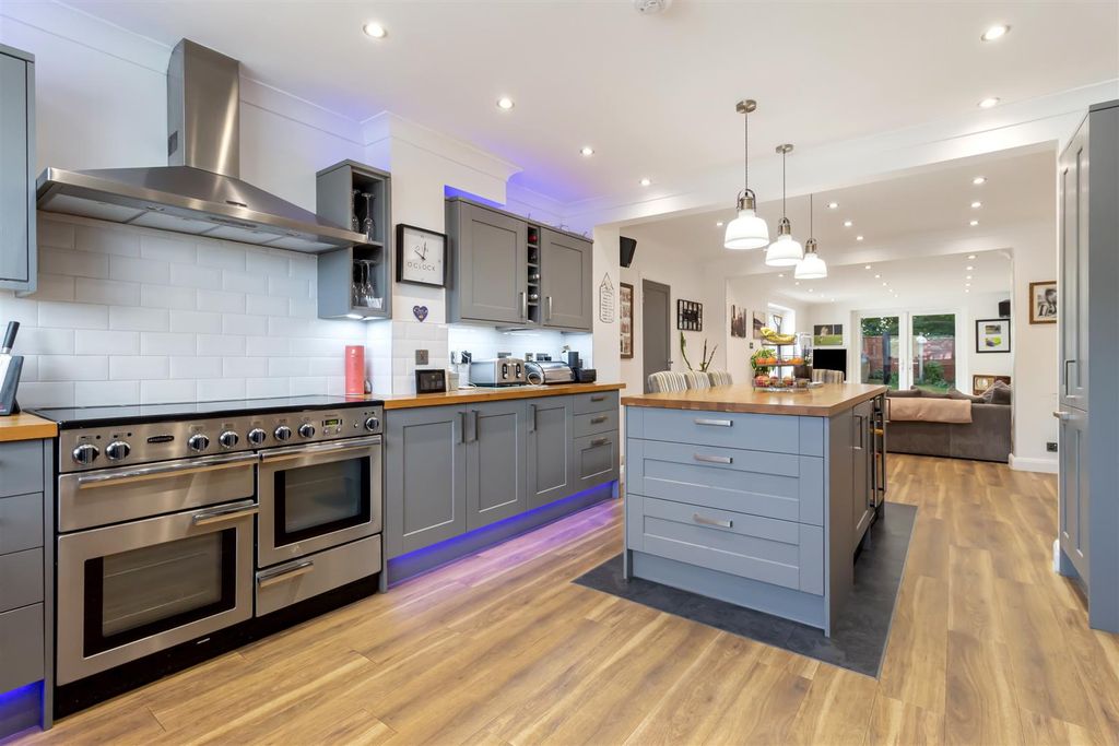 Property photo 2 of 29 Longlands 20-014.Jpg