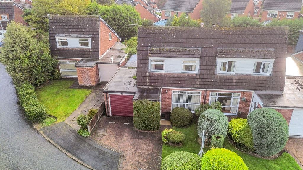 Property photo 1 of 32