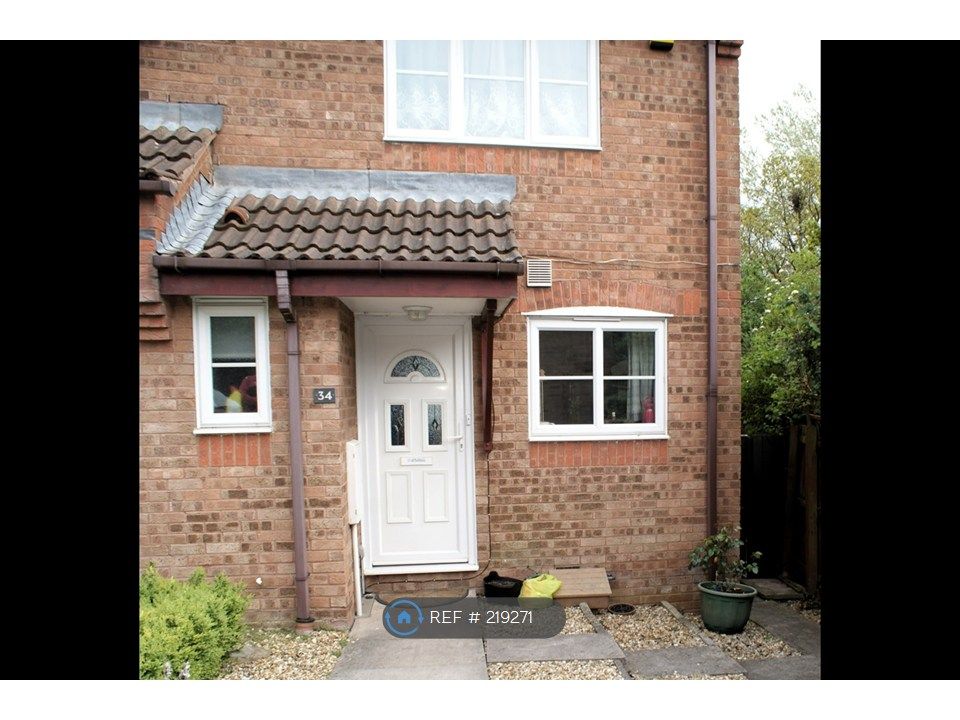 Property photo 1 of 6 Front/Side Access (With 2 Car Spaces And Garage)