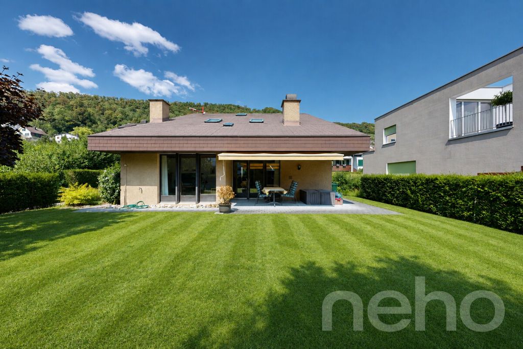 Property photo 1 of 11