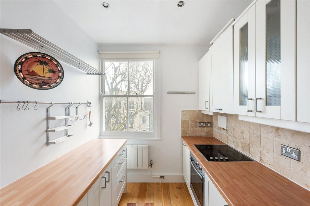 Property photo 3 of 11 Picture No. 13