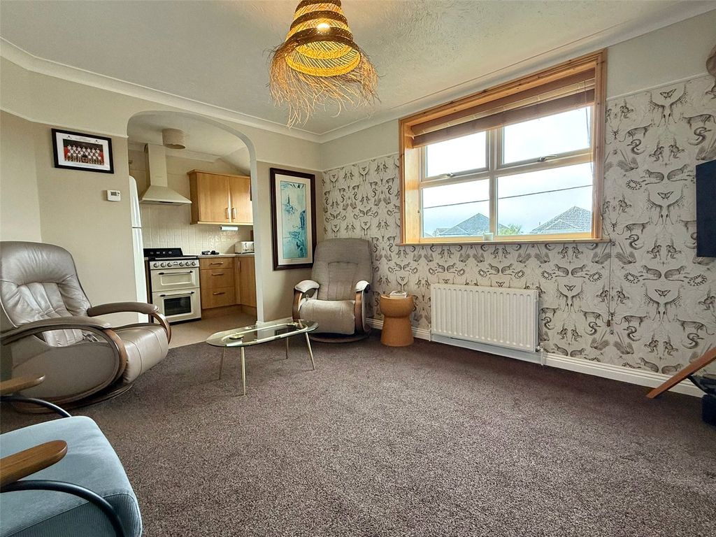 Property photo 2 of 12 Picture No. 04