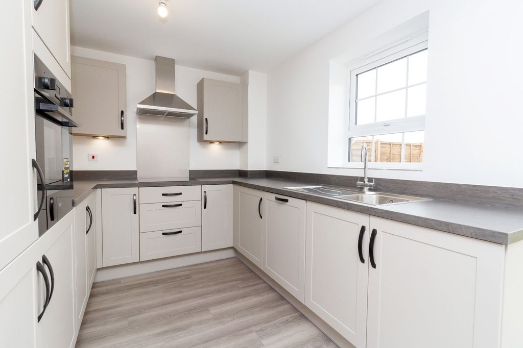 Property photo 2 of 14 Picture No. 20