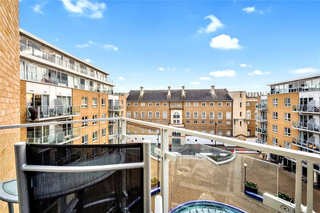 Property photo 3 of 23 Picture No. 24