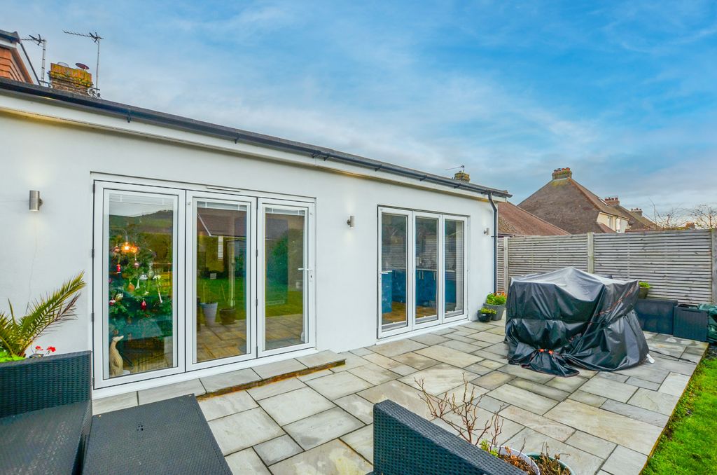 Property photo 3 of 26