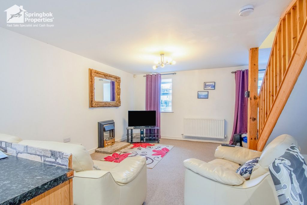 Property photo 3 of 17 Image 2