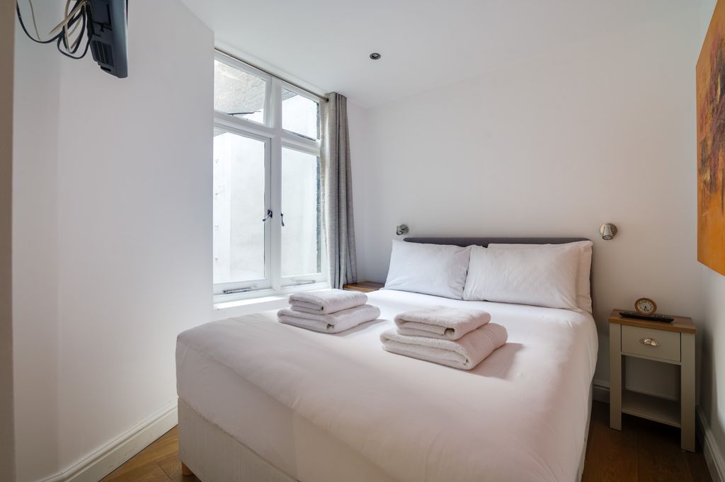 Property photo 3 of 24