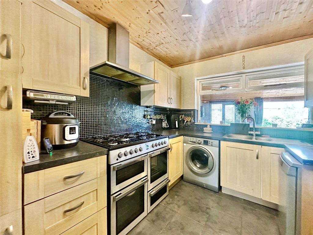Property photo 2 of 14 #Yourmoveswanley