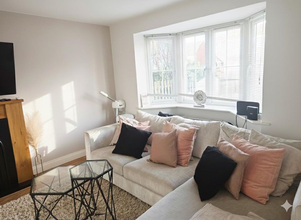 Property photo 3 of 24 Living Room