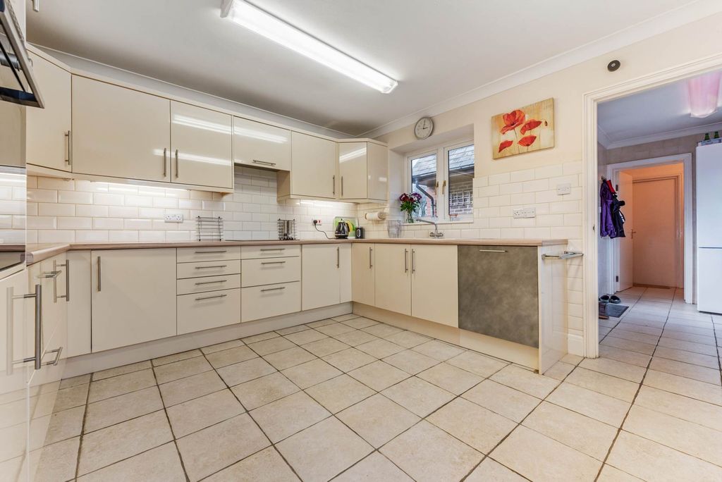 Property photo 3 of 30