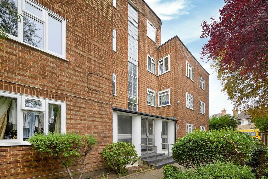 Property photo 2 of 10