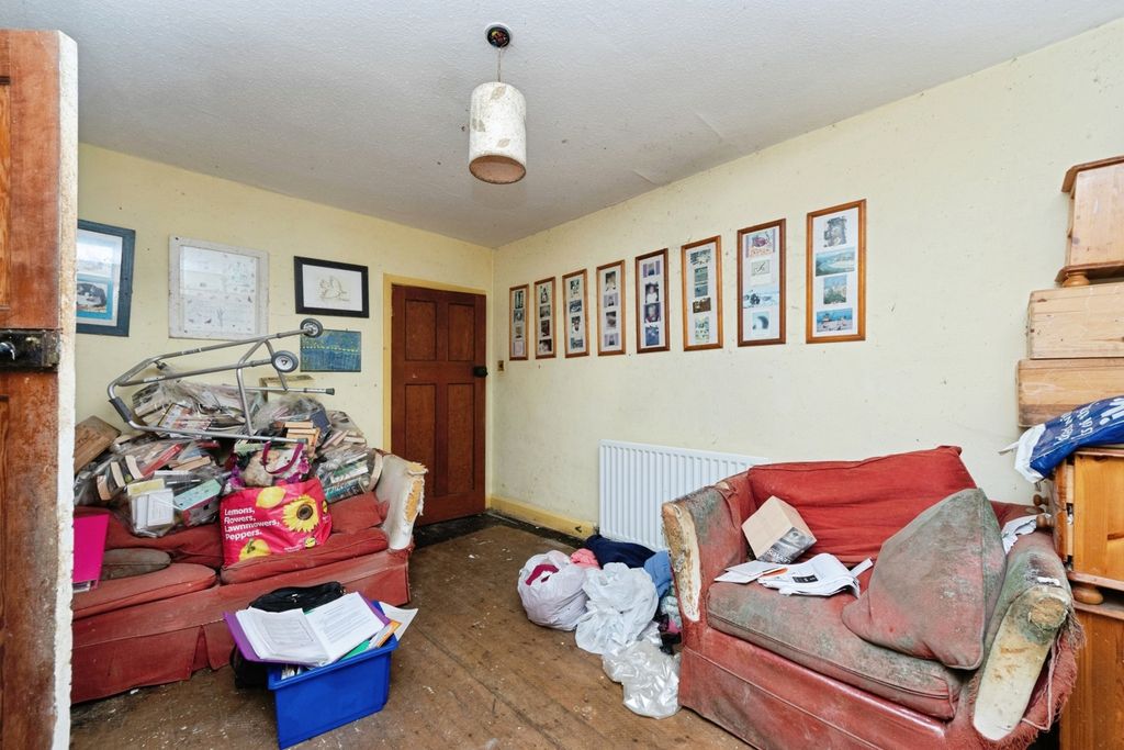 Property photo 3 of 12 Pbox-Img.Jpg