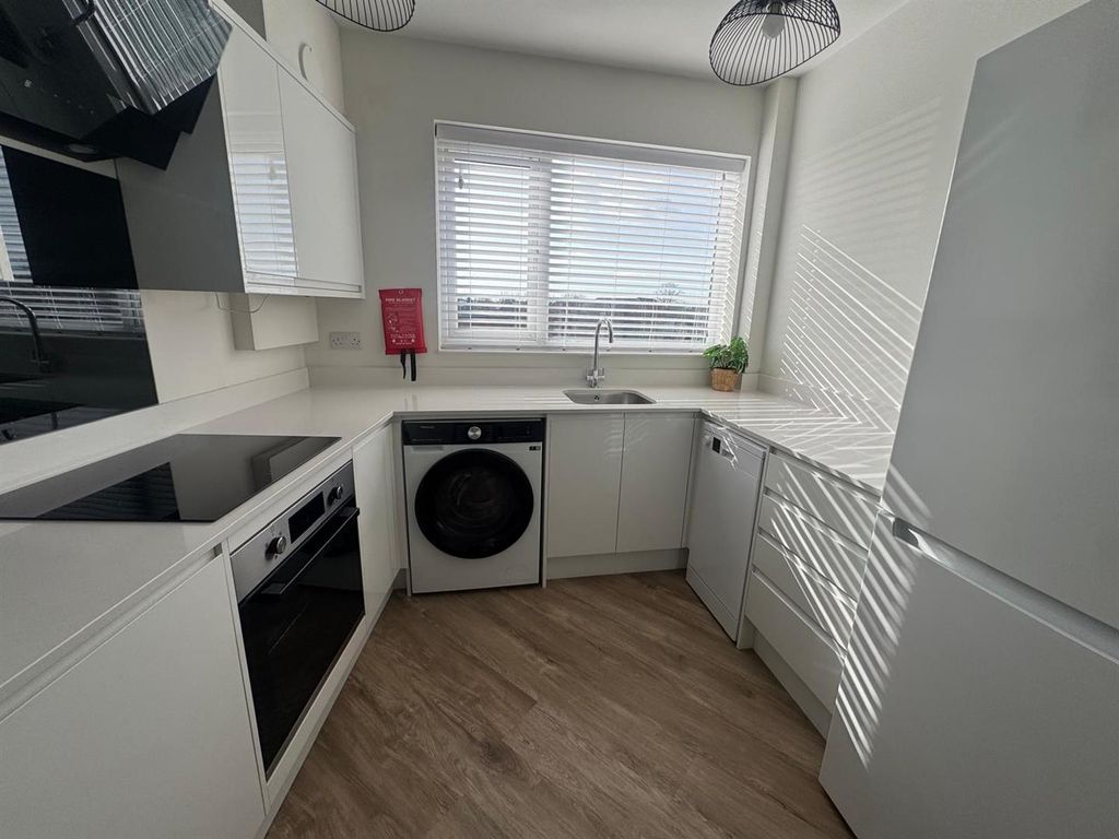 Property photo 2 of 11 4770.Jpg