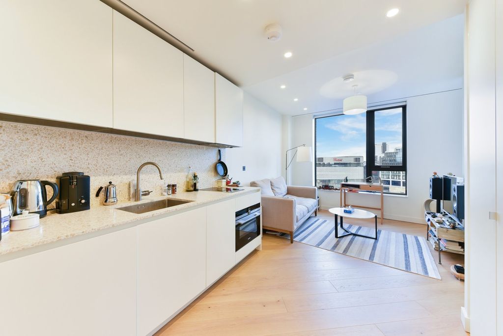 Property photo 1 of 7 Kitchen/Living Area
