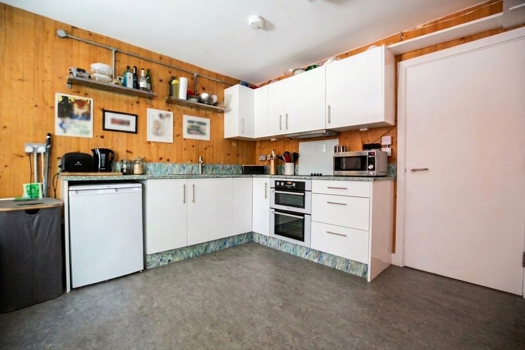 Property photo 2 of 12 Picture No. 12