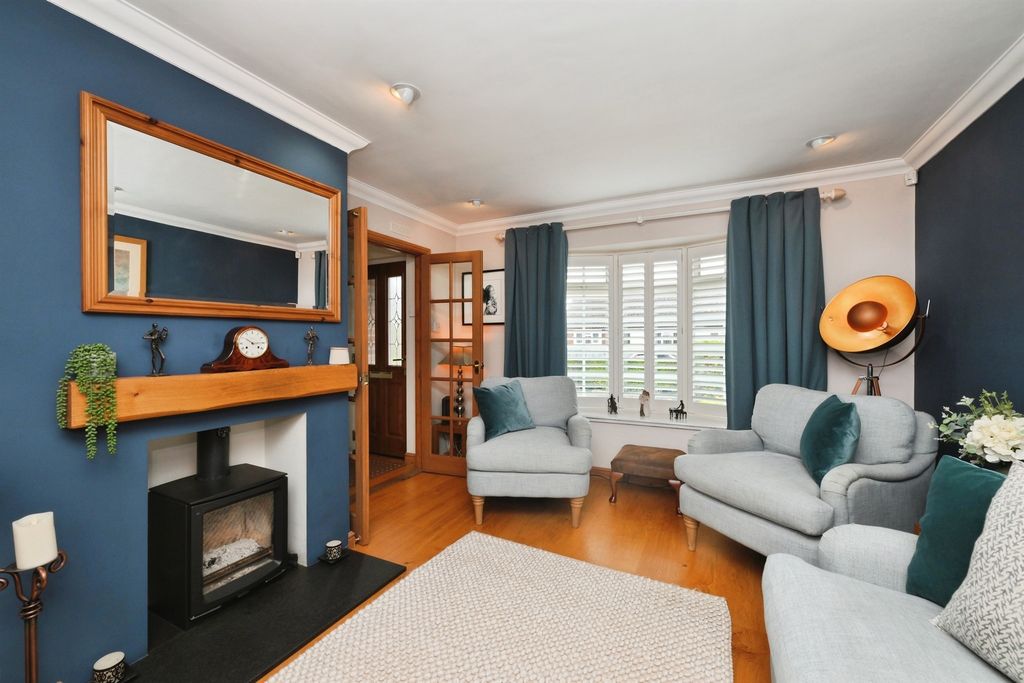 Property photo 2 of 18