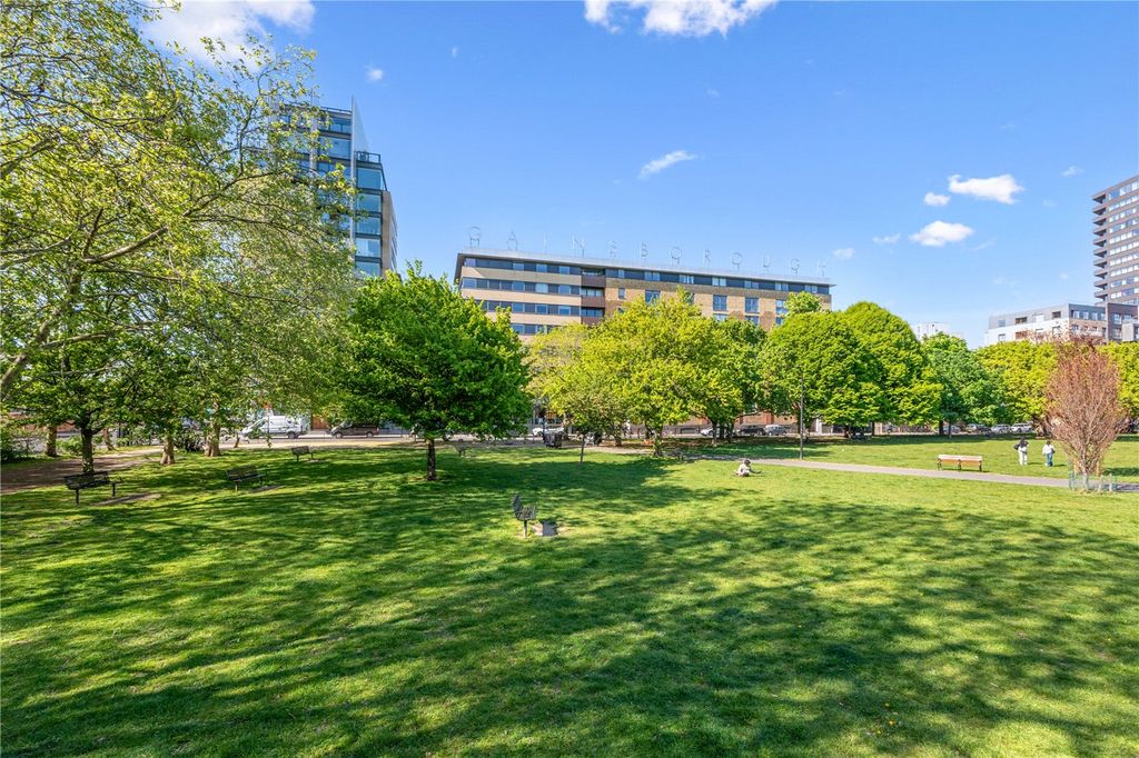 Property photo 3 of 16 Picture No. 17