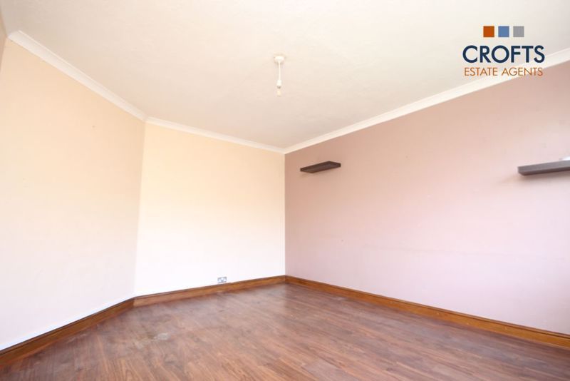 Property photo 2 of 11 Lounge