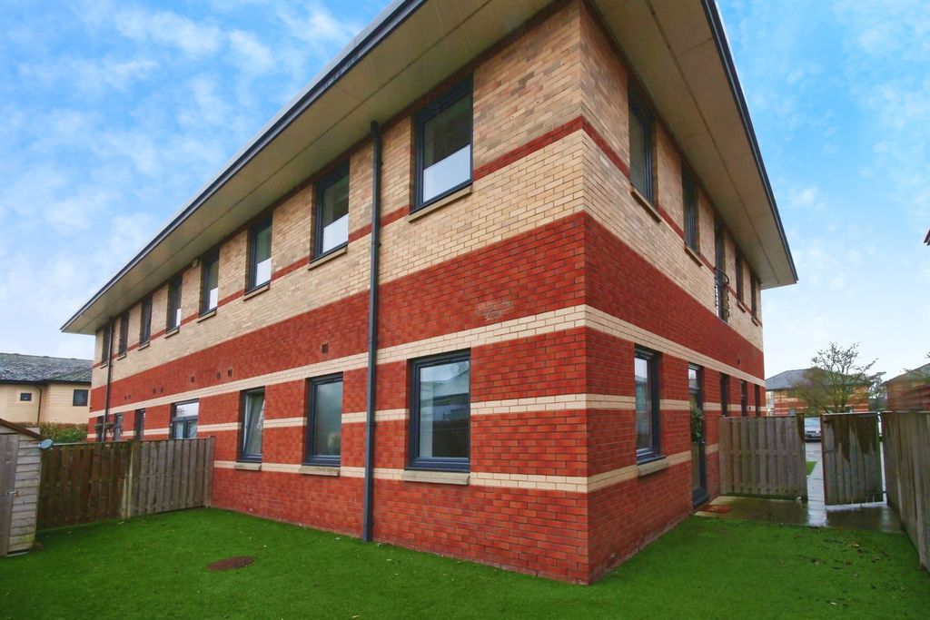 Property photo 2 of 13