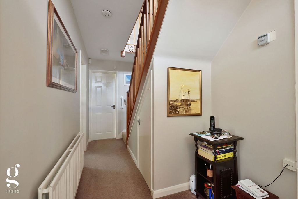Property photo 3 of 31
