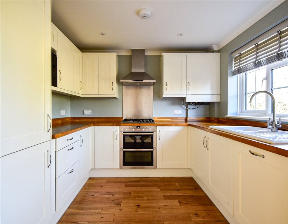 Property photo 2 of 12 Picture No. 20