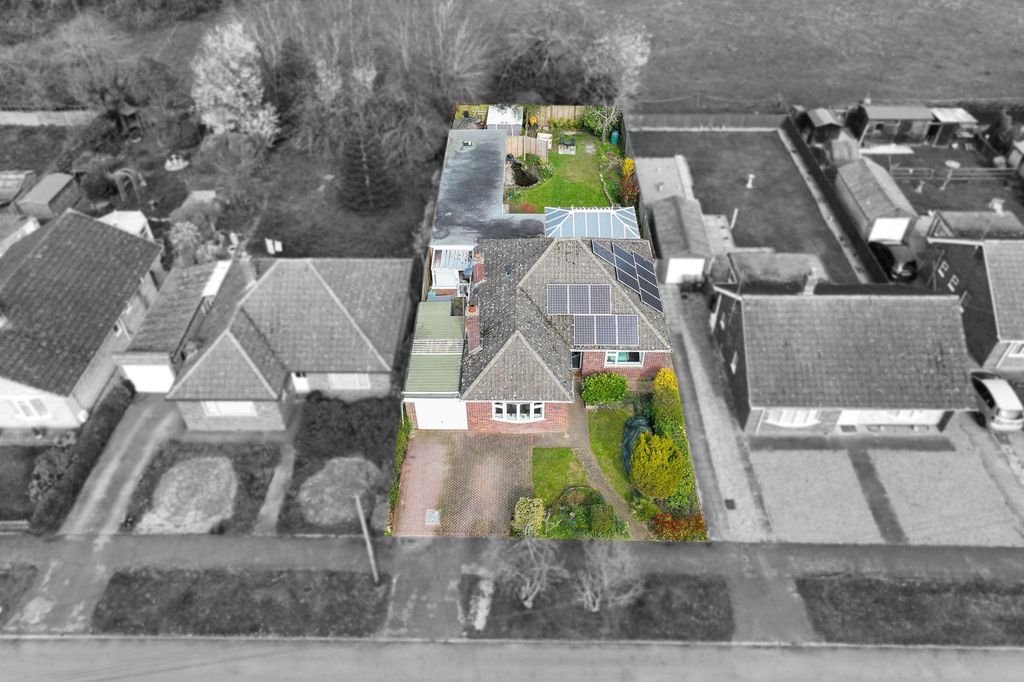 Property photo 2 of 32