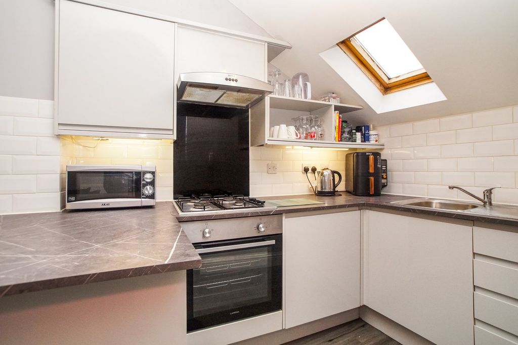 Property photo 3 of 14 Kitchen Area