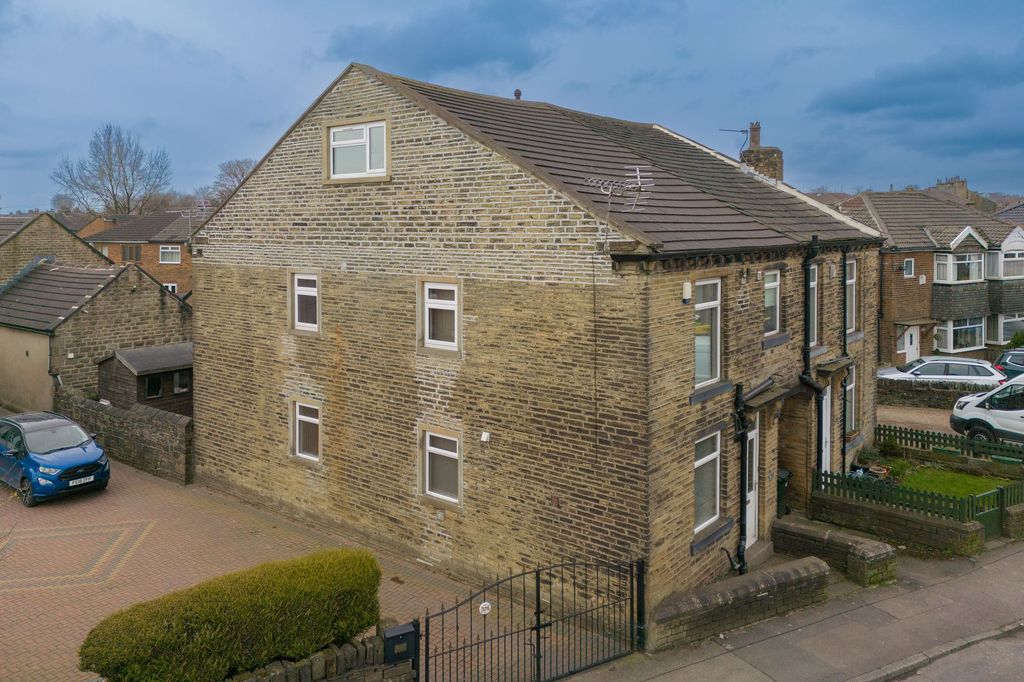 Property photo 3 of 36