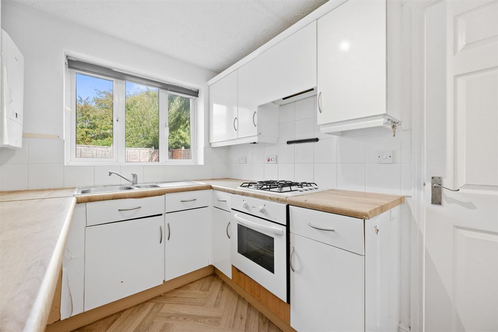Property photo 3 of 20 Kitchen