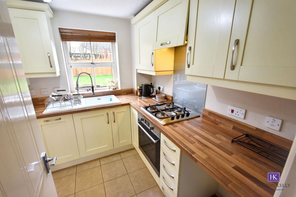 Property photo 3 of 17