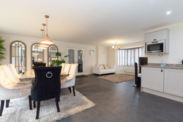 Property photo 3 of 9 241536