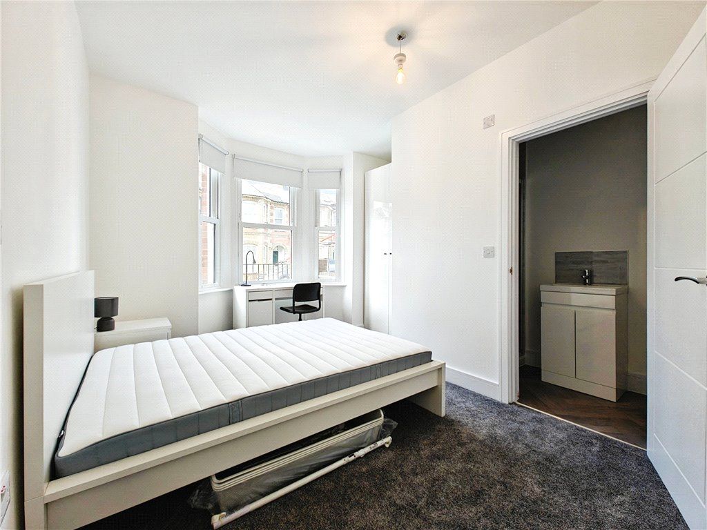 Property photo 1 of 6 Bedroom 1