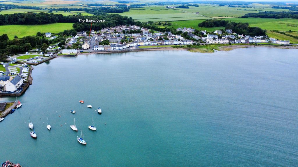 Property photo 2 of 8 Garlieston