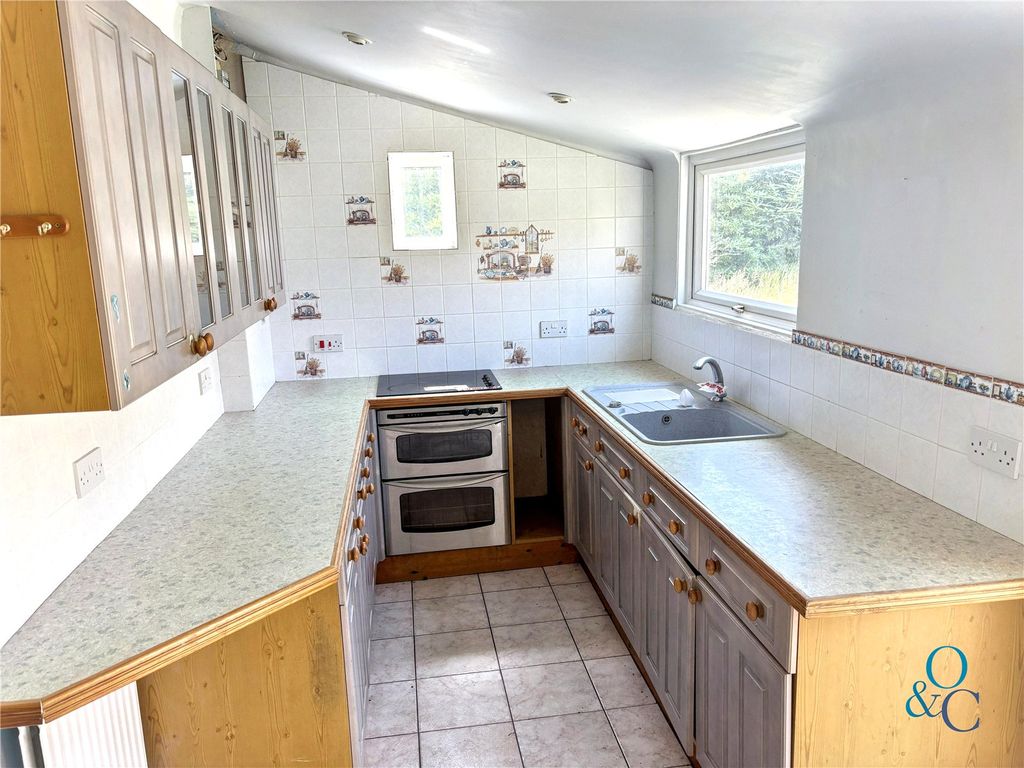 Property photo 2 of 26 Picture No. 33