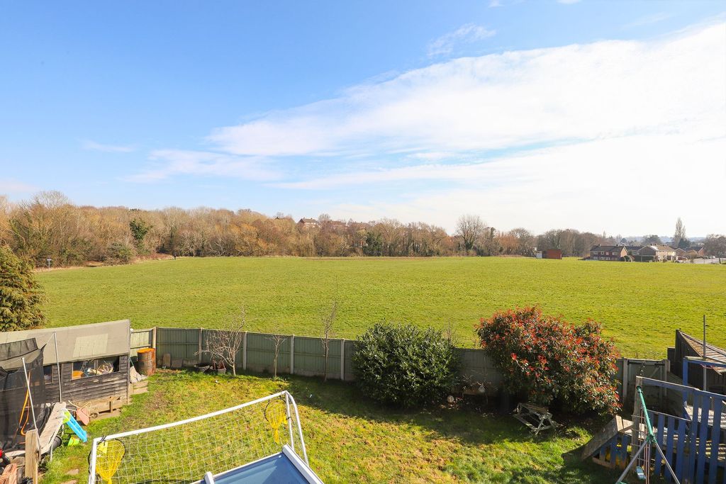 Property photo 3 of 26