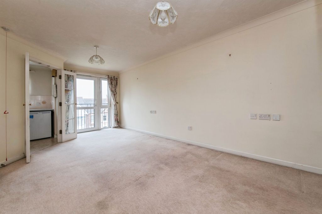 Property photo 3 of 14