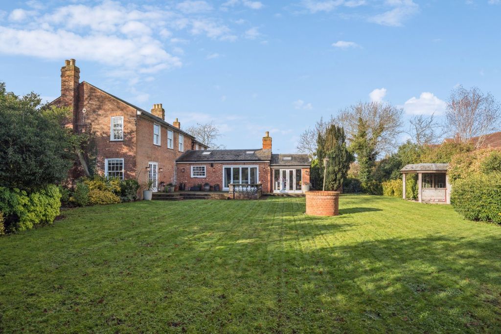 Property photo 2 of 40 Garden