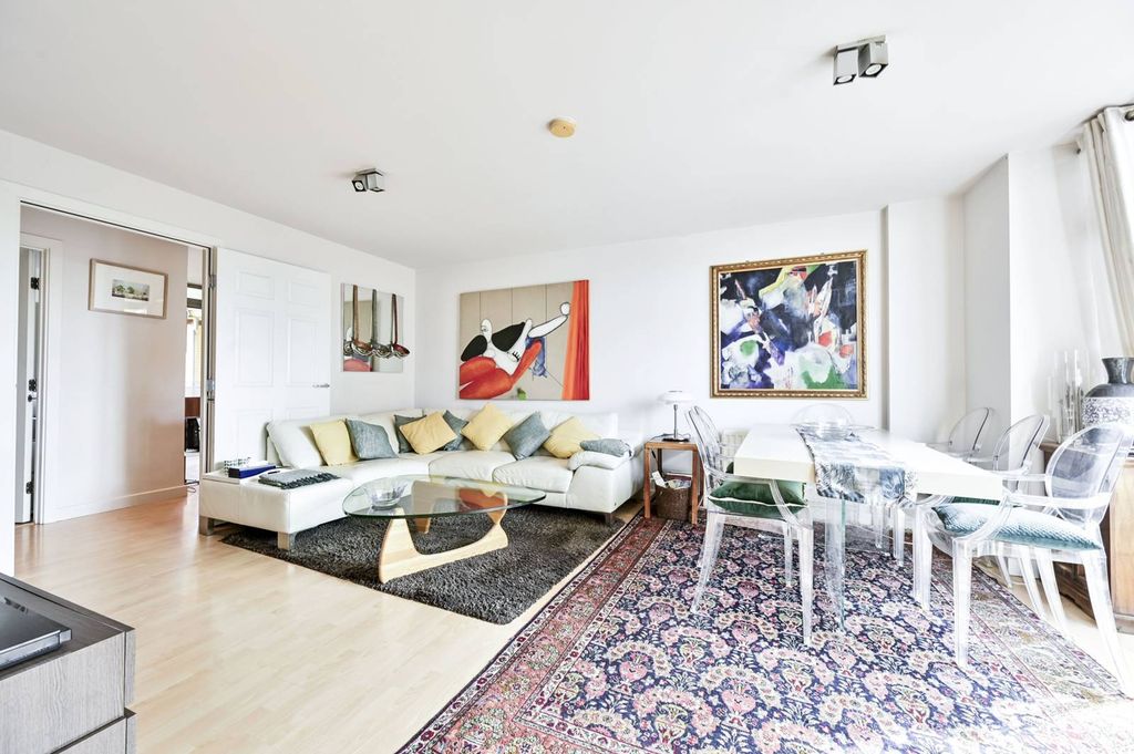 Property photo 3 of 12