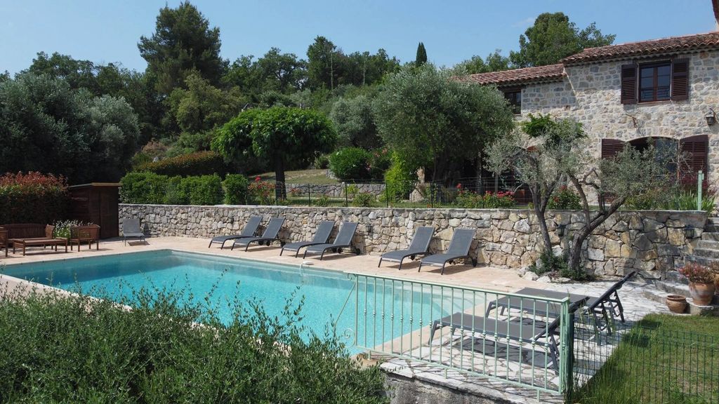 Property photo 2 of 24